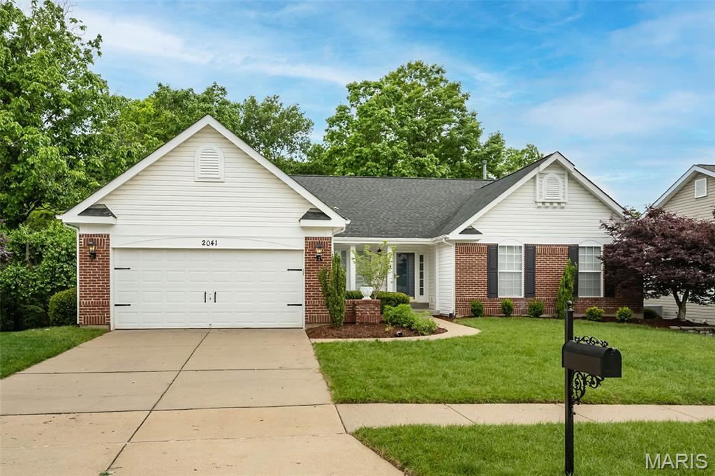 2041 Avalon Ridge Circle Fenton, MO 63026 - Photo 1 of 31