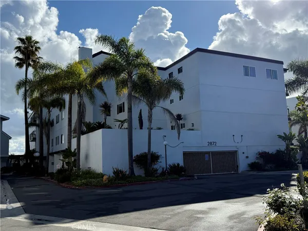 $1,350,000 | 2872 Coast Circle, Unit 104, Huntington Beach, CA 92649