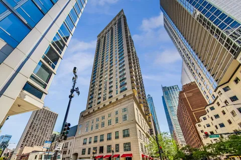 $699,000 | 10 East Delaware Place, Unit 20A, Chicago, IL 60611