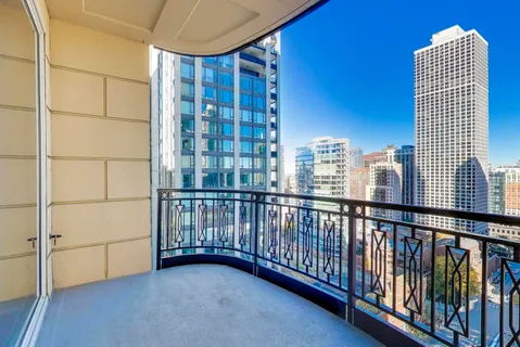 $699,000 | 10 East Delaware Place, Unit 20A, Chicago, IL 60611