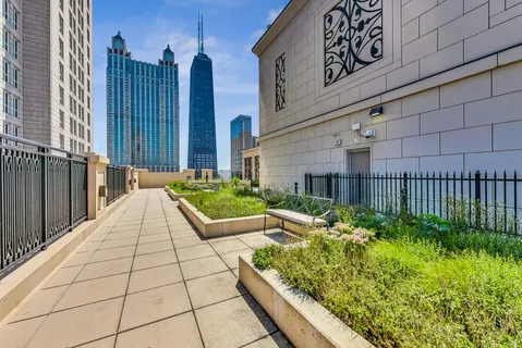 $699,000 | 10 East Delaware Place, Unit 20A, Chicago, IL 60611