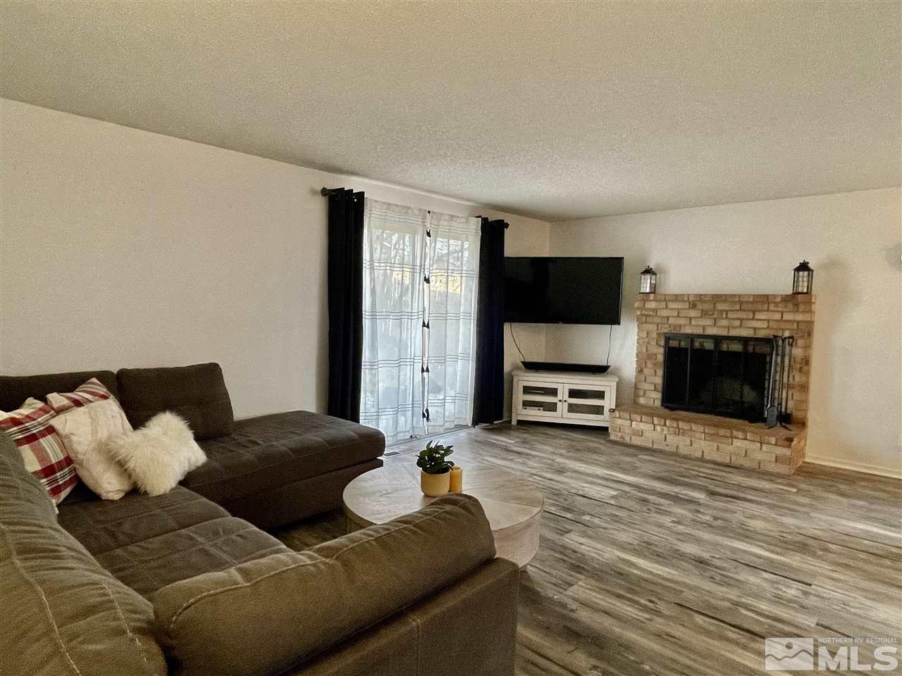 2820 Caballo Drive Reno, NV 89502 - Photo 4 of 16 Photo 4