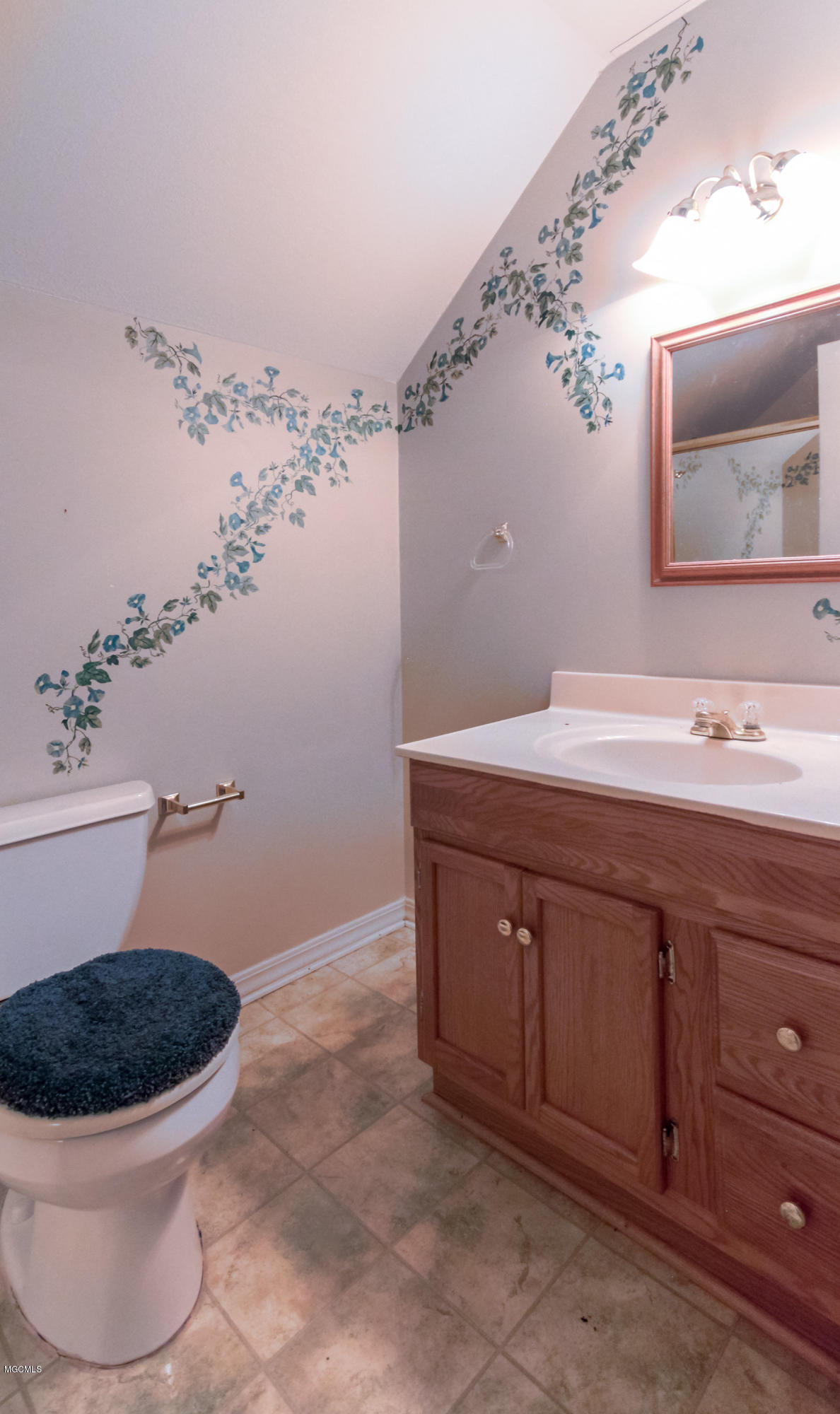 275 King Bee Road Wiggins, MS 39577 - Photo 33 of 42 Upstairs 2nd Bath
