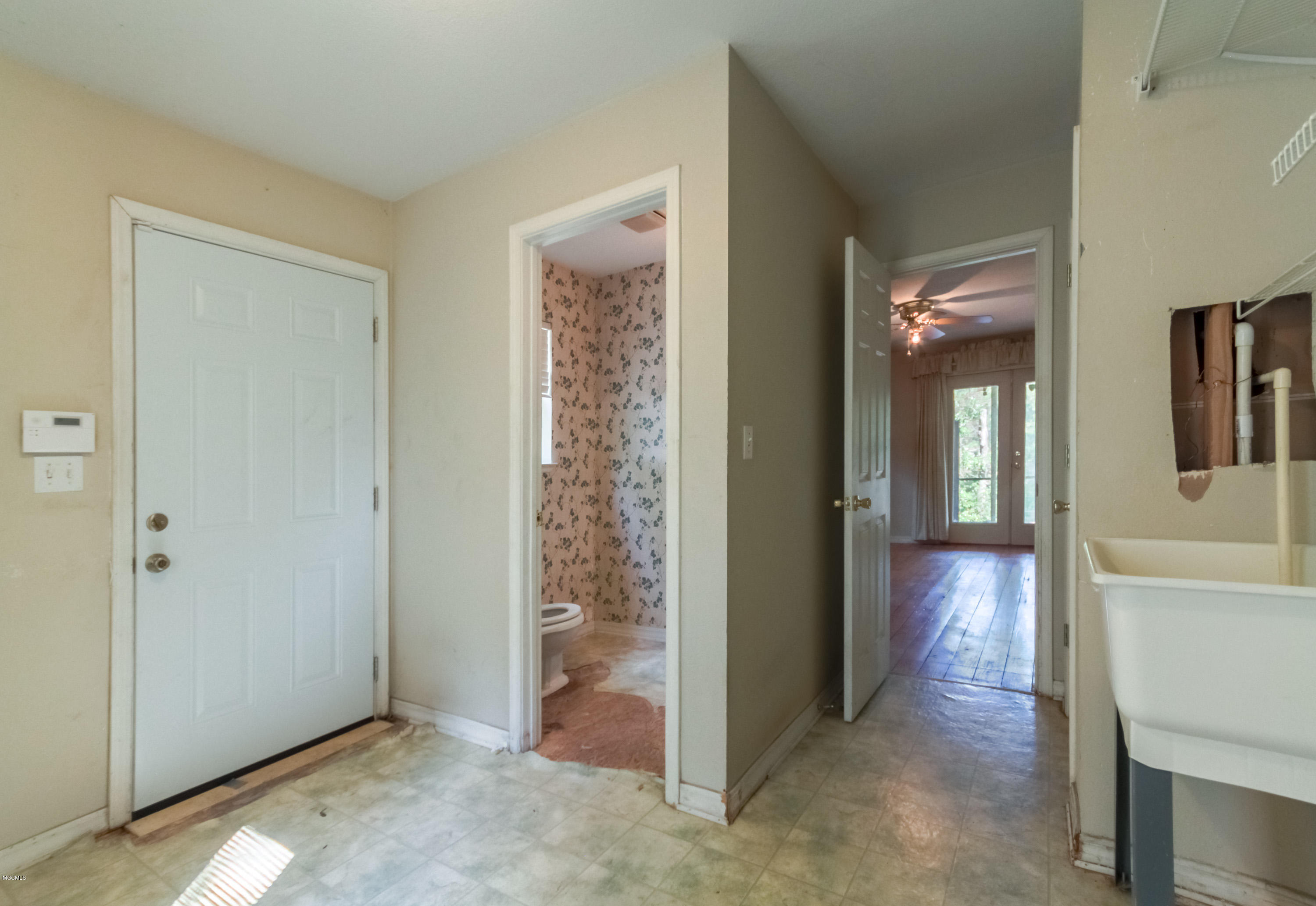 275 King Bee Road Wiggins, MS 39577 - Photo 38 of 42 Utility/Mud Room/Half Bath