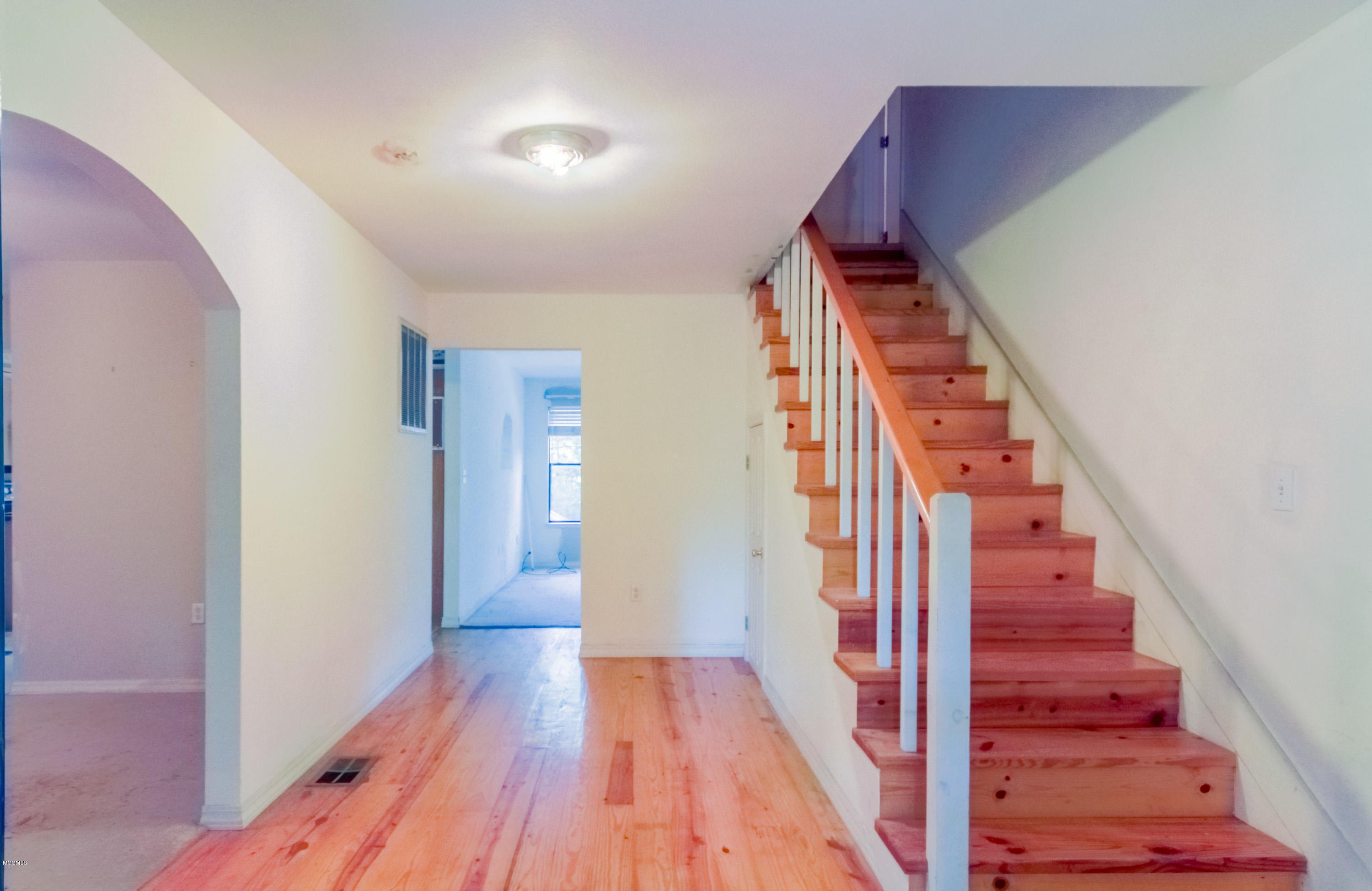 275 King Bee Road Wiggins, MS 39577 - Photo 4 of 42 Foyer