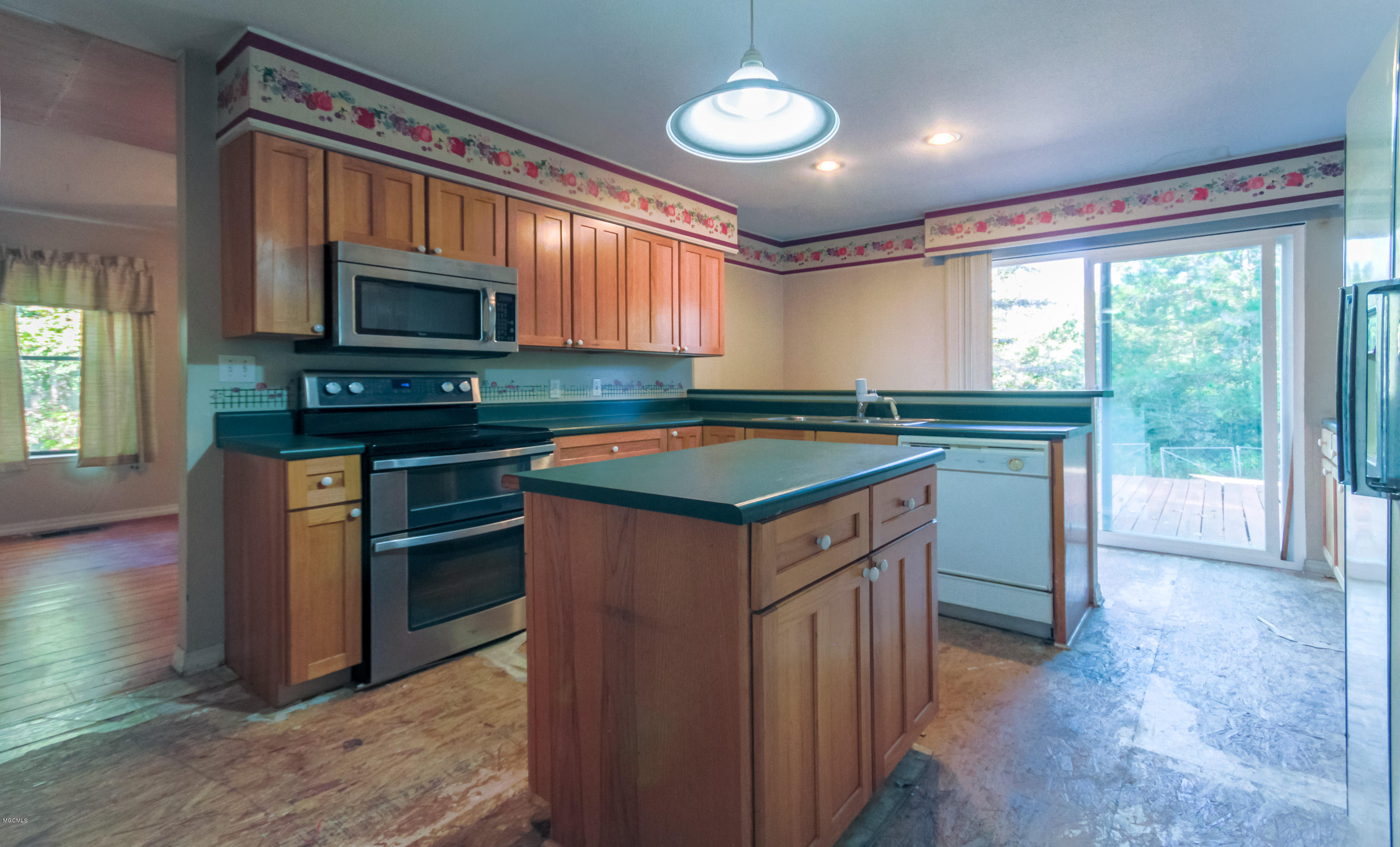 275 King Bee Road Wiggins, MS 39577 - Photo 7 of 42 Kitchen