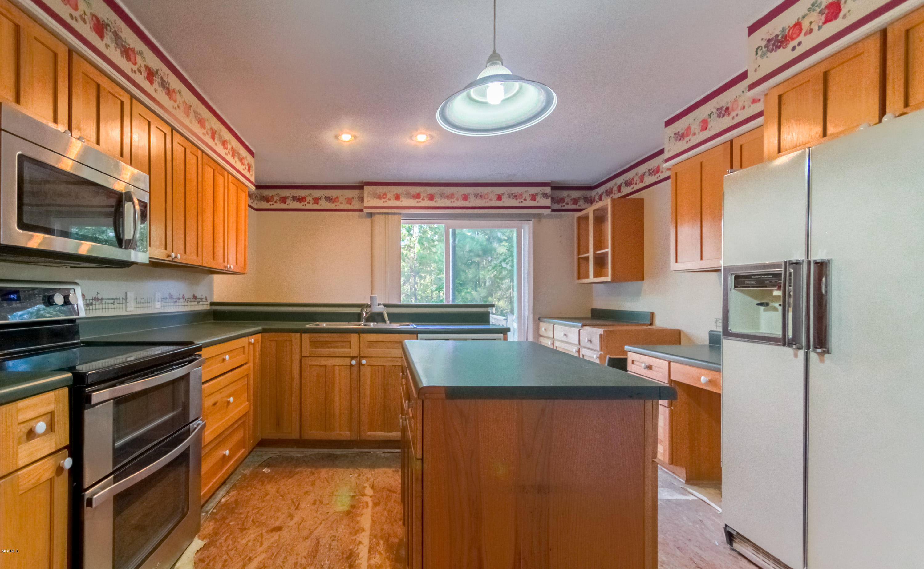 275 King Bee Road Wiggins, MS 39577 - Photo 8 of 42 Kitchen