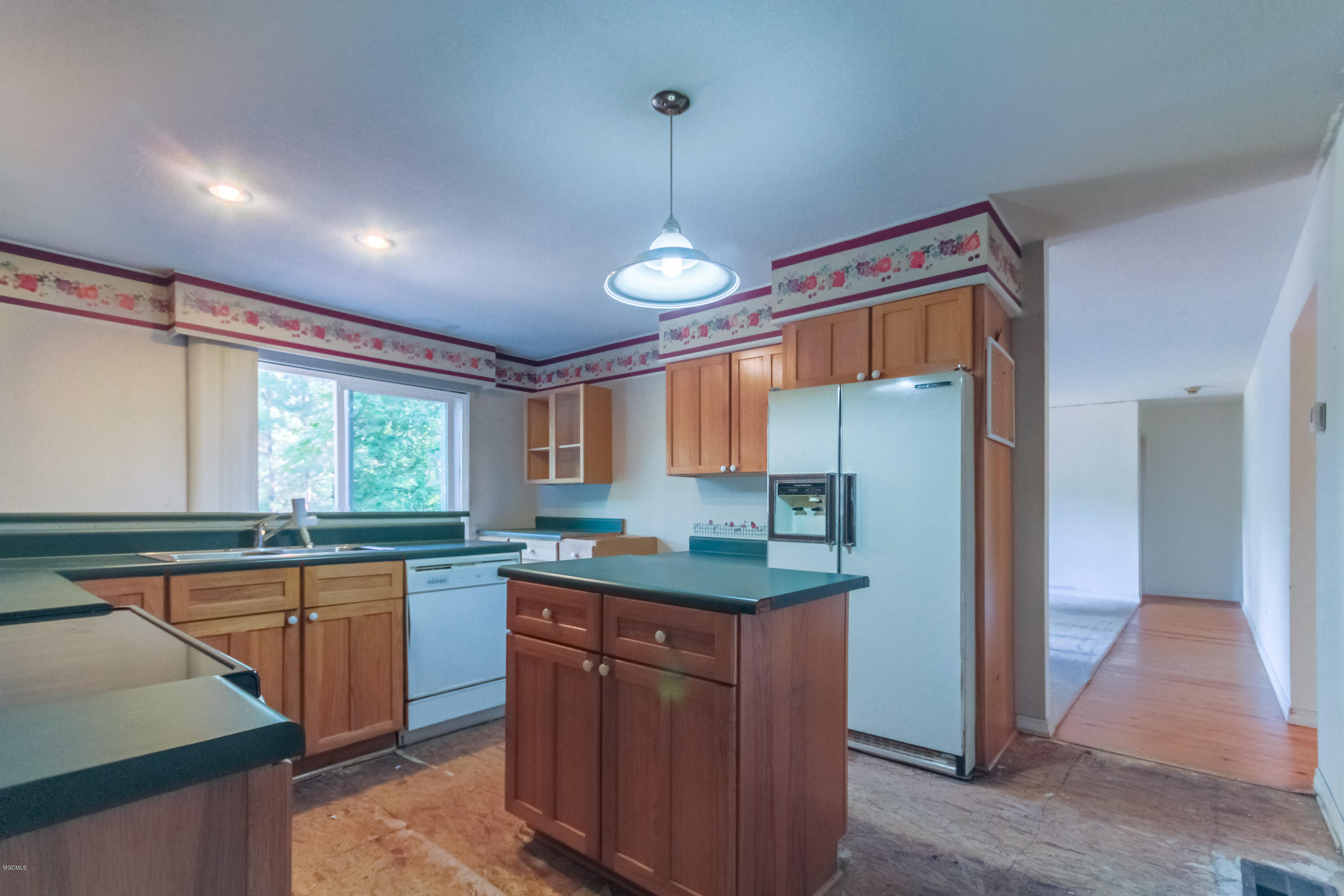 275 King Bee Road Wiggins, MS 39577 - Photo 9 of 42 Kitchen