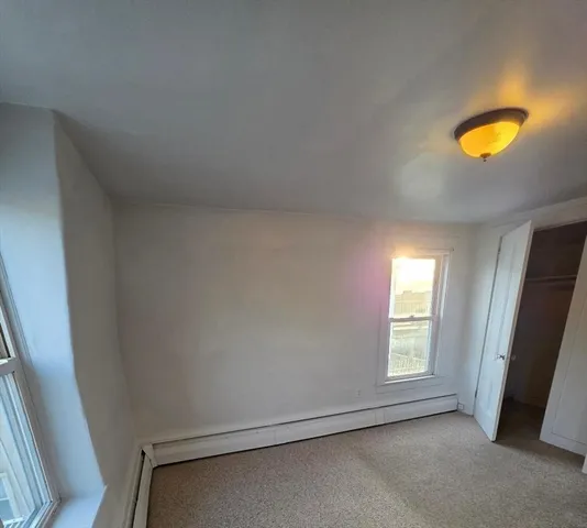 $1,300 | 175 Rock Street, Unit 3S, Fall River, MA 02720