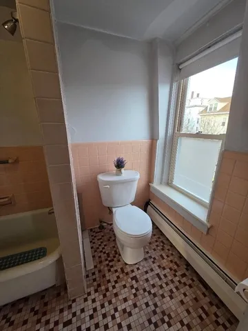 $1,300 | 175 Rock Street, Unit 3S, Fall River, MA 02720