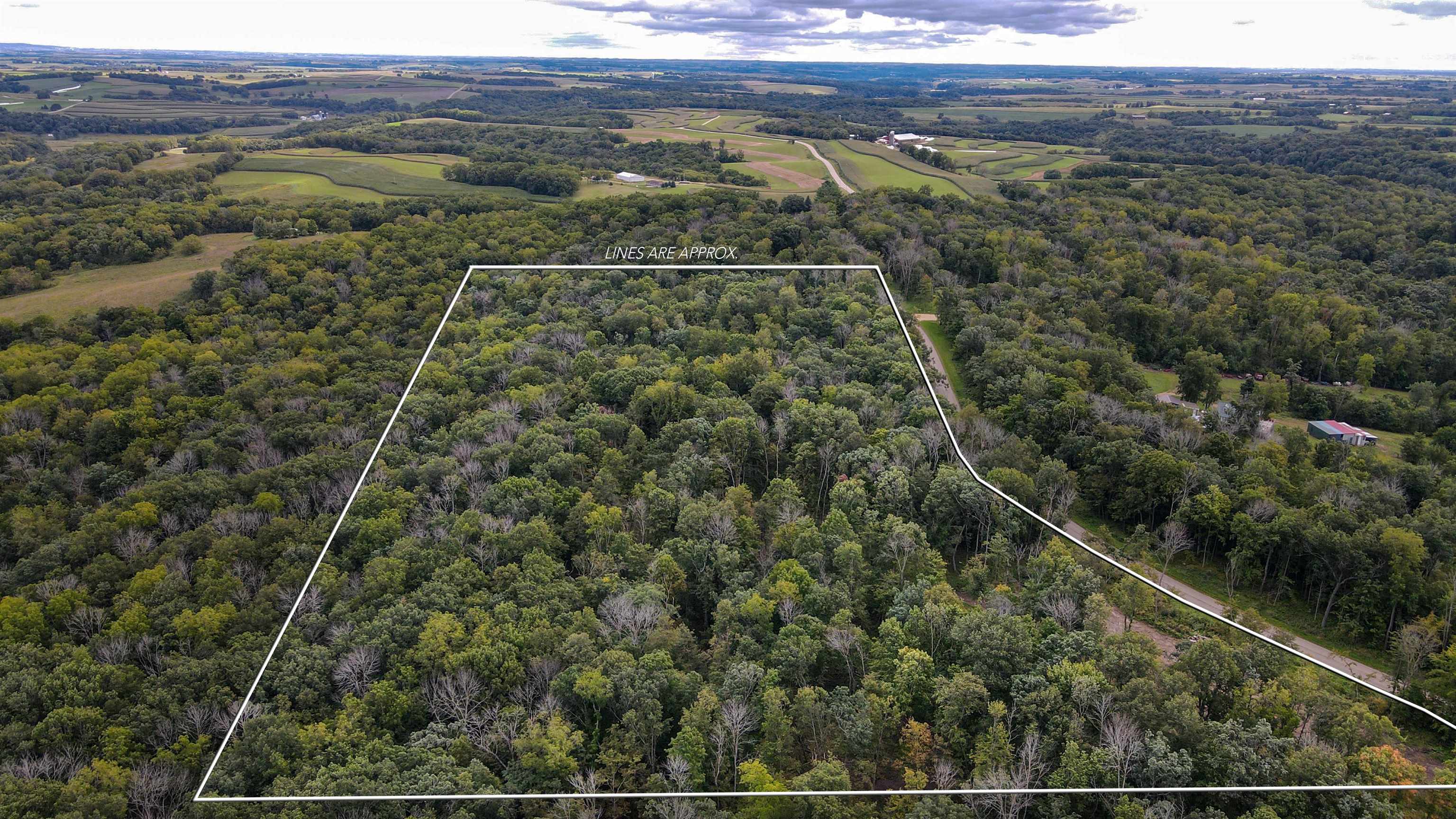 2222 County Road Y Mineral Point, WI 53565 - Photo 3 of 13