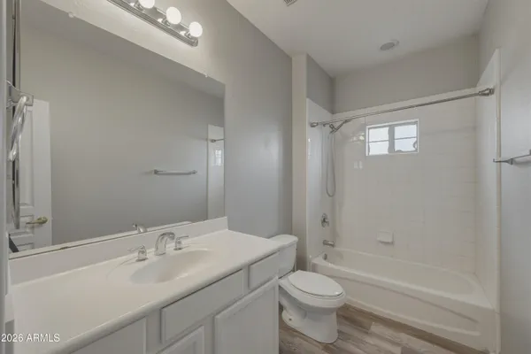 $419,900 | 955 East Knox Road, Unit 213, Chandler, AZ 85225