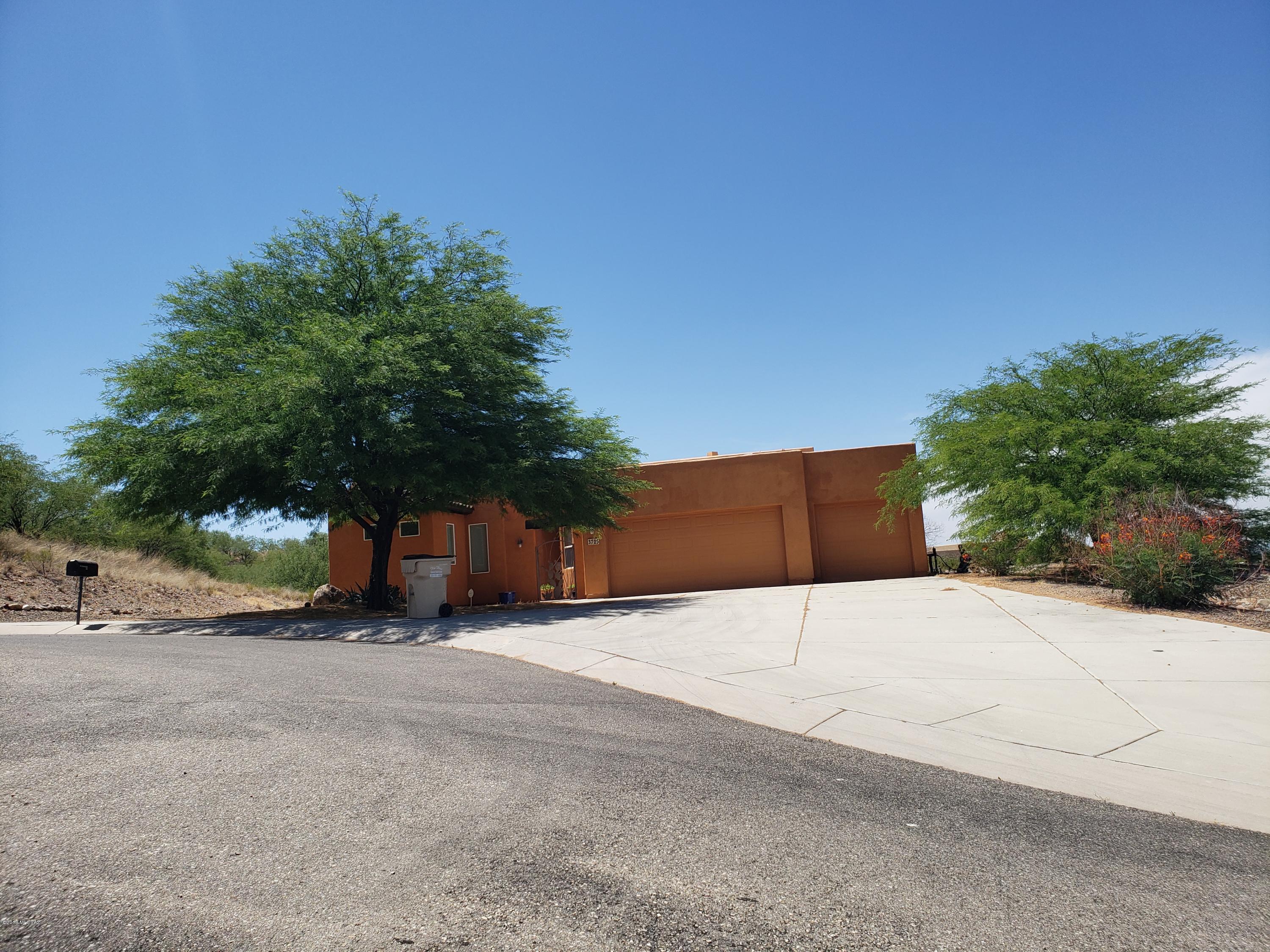 372 Luna Vista Court Rio Rico, AZ 85648 - Photo 5 of 43 Gallery Image 5