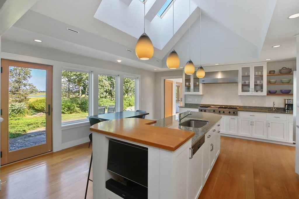 80 R Eastern Avenue Essex, MA 01929 - Photo 11 of 41