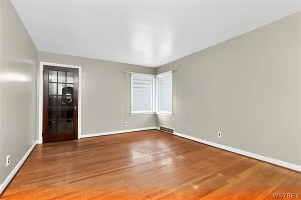 $1,500 | 420 25th Street, Niagara Falls, NY 14303
