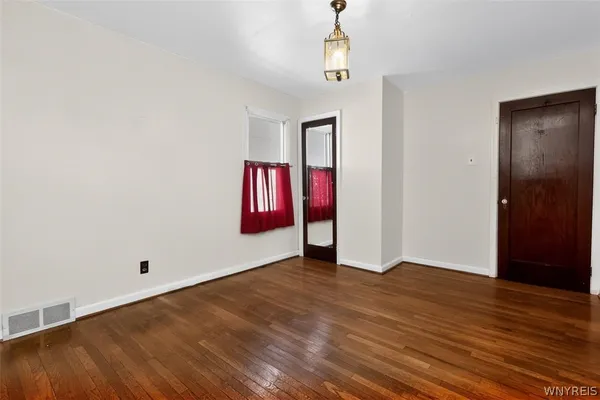 $1,500 | 420 25th Street, Niagara Falls, NY 14303