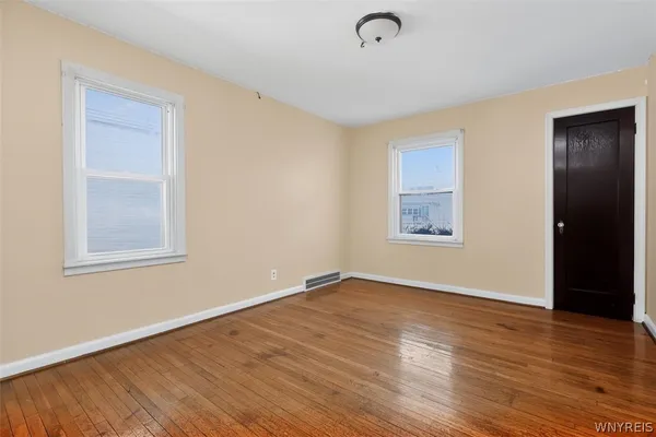 $1,500 | 420 25th Street, Niagara Falls, NY 14303