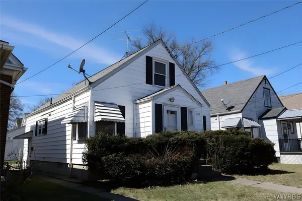 $1,500 | 420 25th Street, Niagara Falls, NY 14303