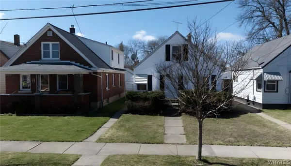 $1,500 | 420 25th Street, Niagara Falls, NY 14303