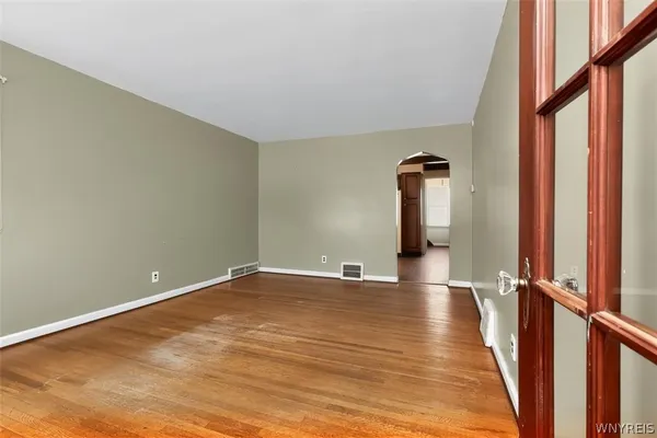 $1,500 | 420 25th Street, Niagara Falls, NY 14303