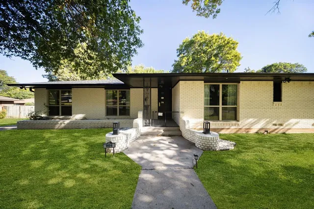 $3,800 | 905 Tarryall Drive, Dallas, TX 75224