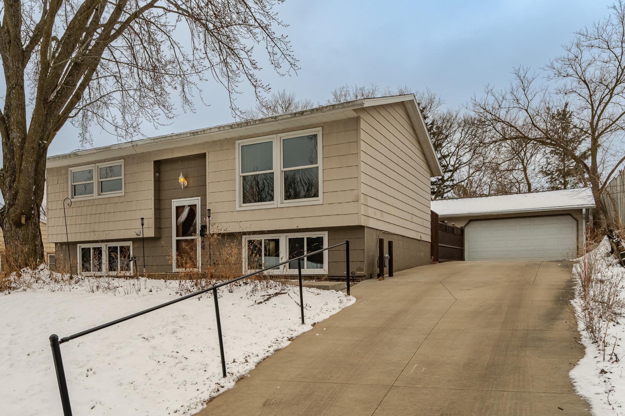 3810 1st Place Northwest Rochester, MN 55901 - Photo 1 of 38 Gallery Image 1