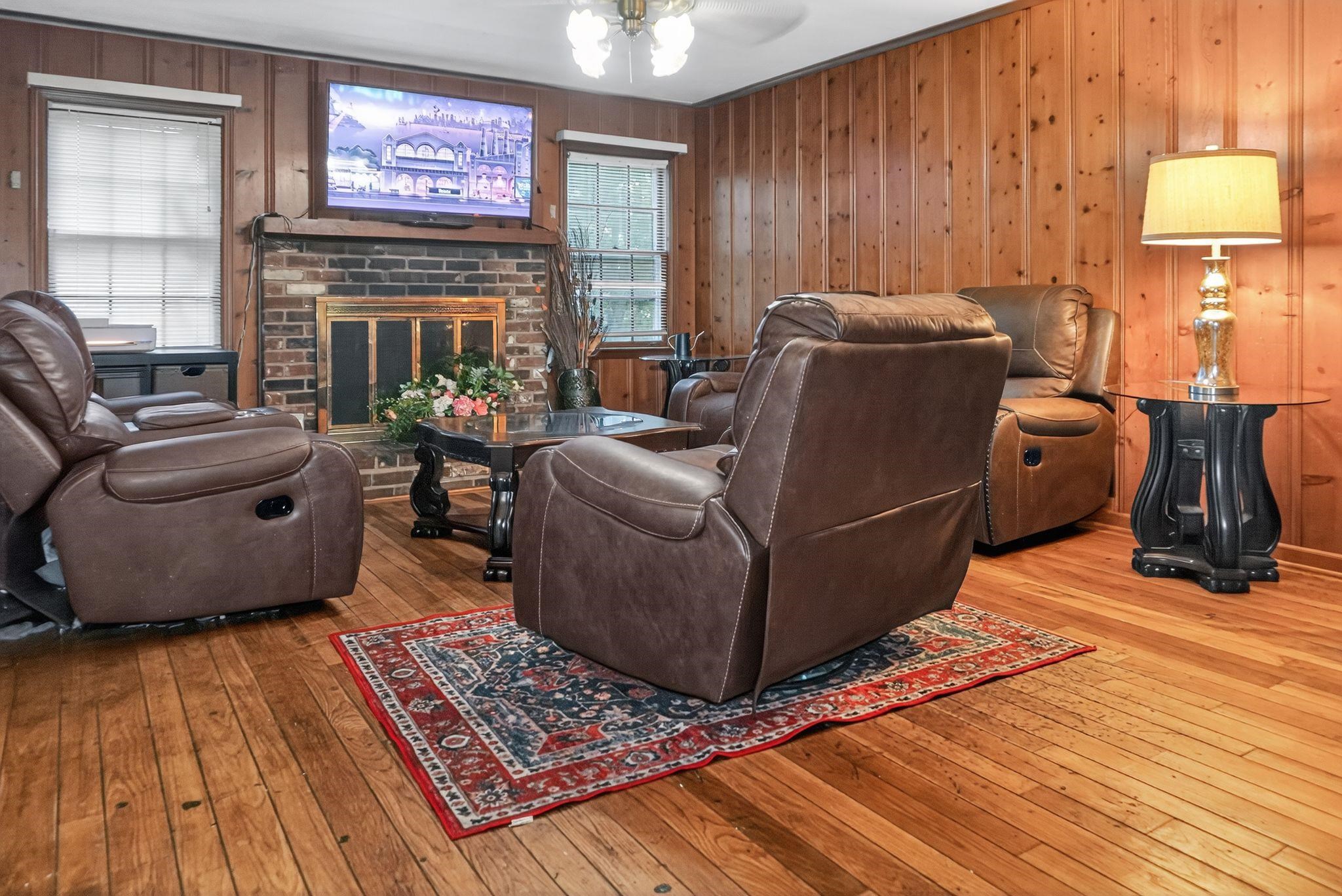 3034 Bannockburn Road Memphis, TN 38128 - Photo 7 of 18 a living room with furniture and a window