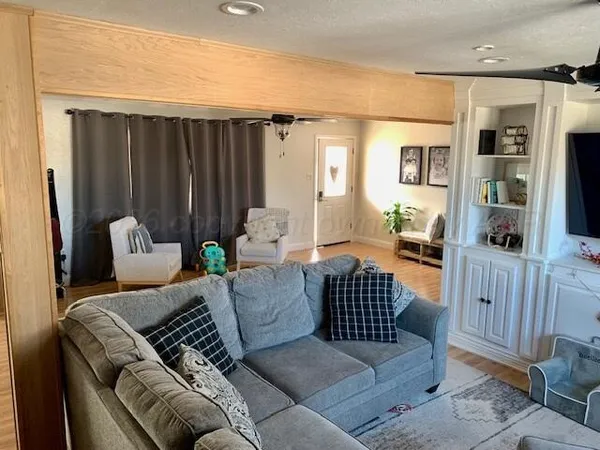 $190,000 | 619 South Indiana Street, Perryton, TX 79070