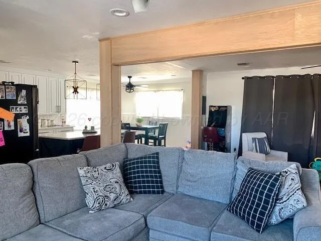 $190,000 | 619 South Indiana Street, Perryton, TX 79070