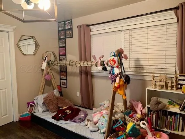 $190,000 | 619 South Indiana Street, Perryton, TX 79070