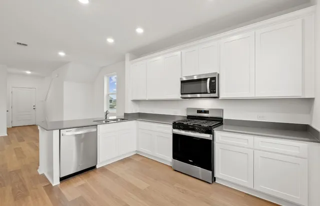 $319,990 | 333 Sullivan Way, Elgin, TX 78621