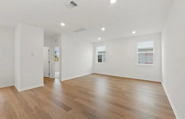 $319,990 | 333 Sullivan Way, Elgin, TX 78621