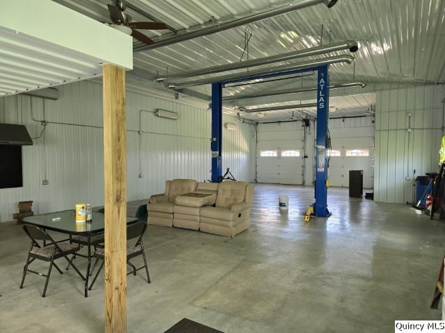 1870 North Co Road 2000 Carthage, IL 62321 - Photo 18 of 36 Gallery Image 18