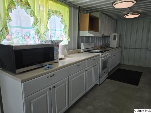1870 North Co Road 2000 Carthage, IL 62321 - Photo 22 of 36 Gallery Image 22