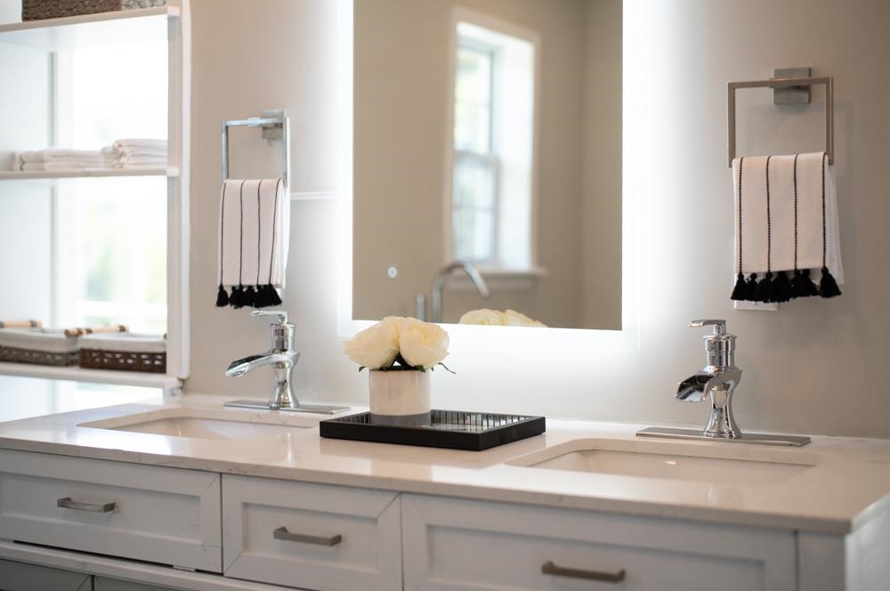 402 5th Street Shenandoah, VA 22849 - Photo 32 of 52 a bathroom with a sink and a mirror