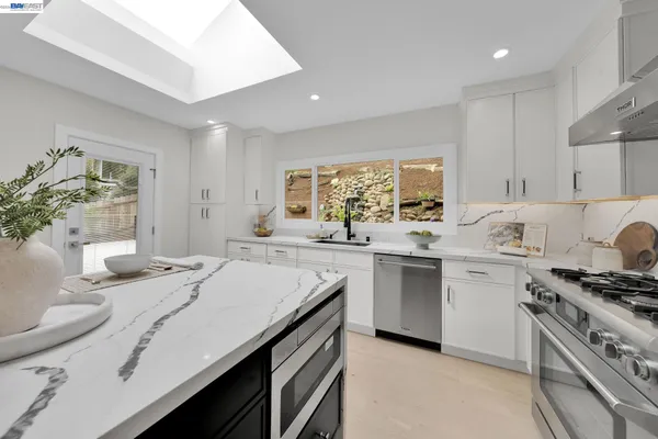 $2,495,000 | 90 Upper Briar Road, Kentfield, CA 94904