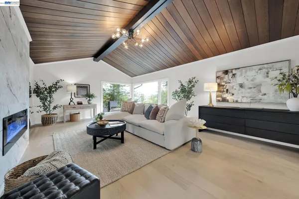 $2,495,000 | 90 Upper Briar Road, Kentfield, CA 94904