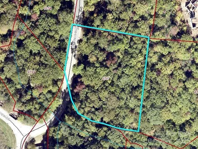 a view of a back yard