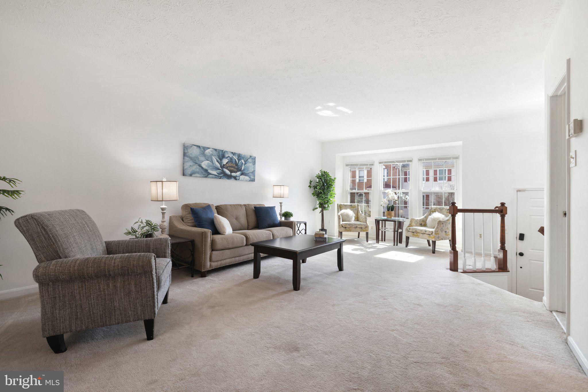 14092 Winding Ridge Lane Centreville, VA 20121 - Photo 6 of 45 Large Main Level Living Space