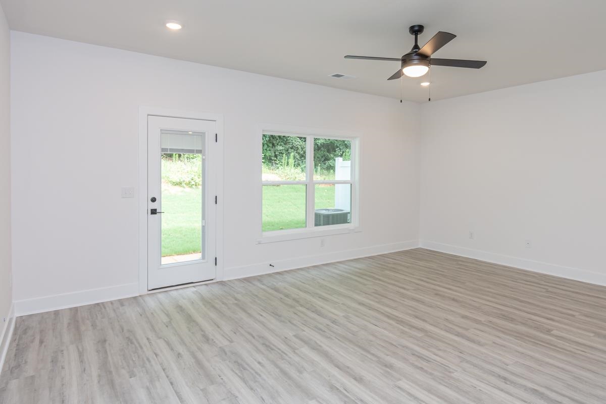 626 Farcroft Trail Roebuck, SC 29376 - Photo 12 of 31 Living Room
