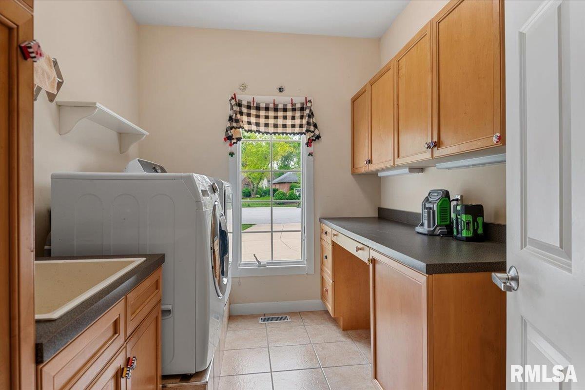 4104 Chandlerwood Road Springfield, IL 62711 - Photo 23 of 64