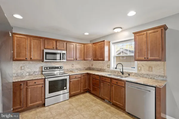 $440,000 | 239 Railroad Avenue, Ephrata, PA 17522