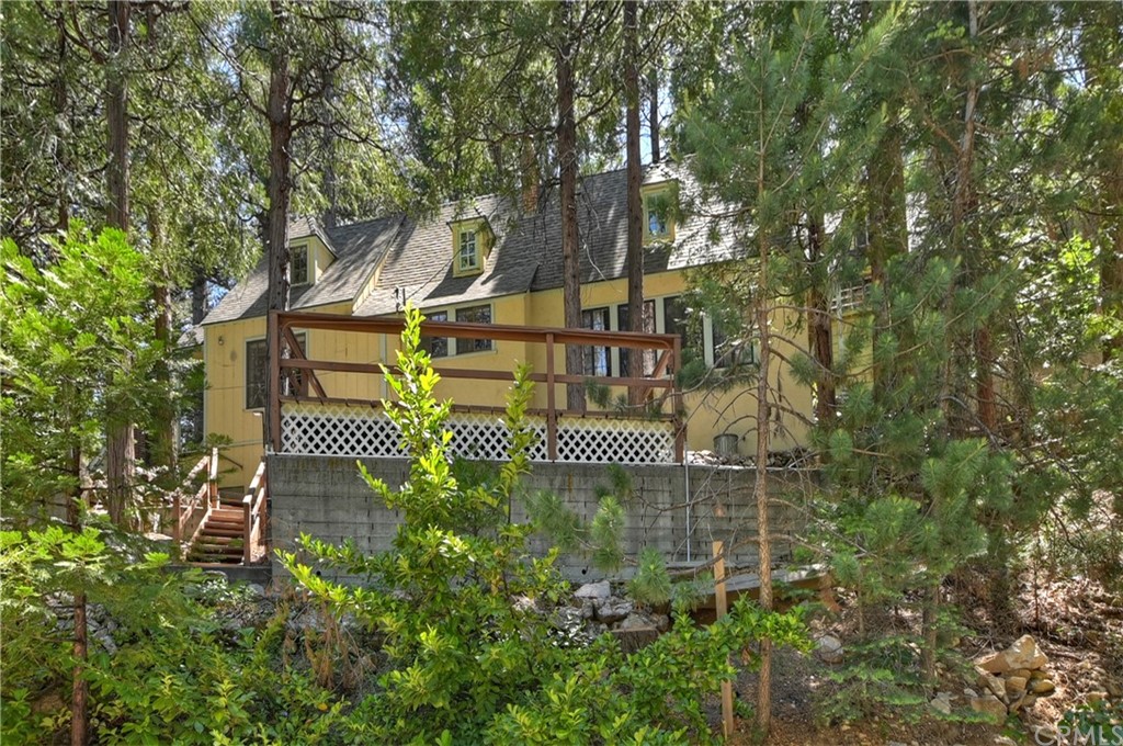 378 Hillside Road Lake Arrowhead, CA 92352 - Photo 1 of 1 Gallery Image 1