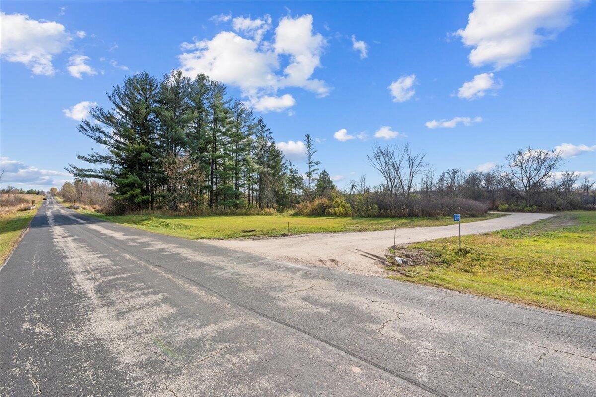 W5197 Green Tree Road Plymouth, WI 53073 - Photo 17 of 37 Green Tree Road and Drive