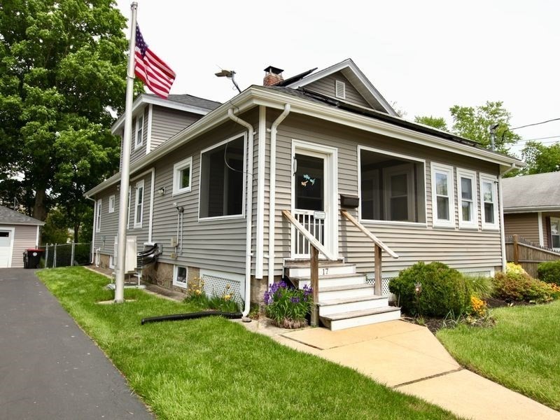17 Park Road Brockton, MA 02301 - Photo 2 of 21