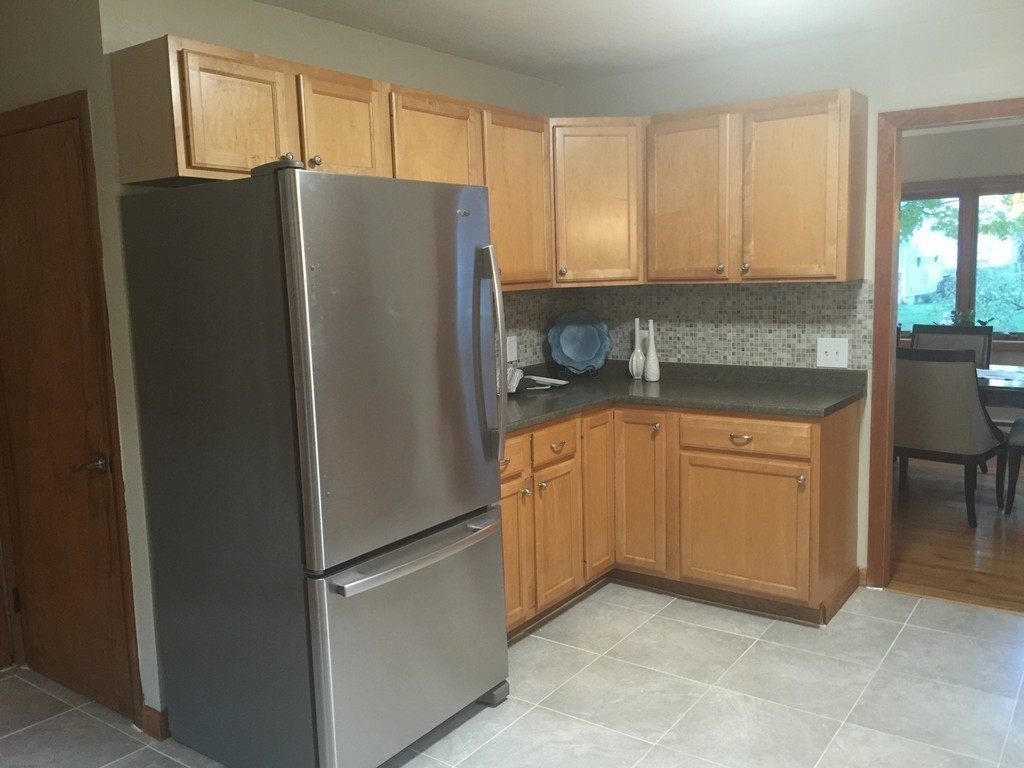 98 Ferncliff Avenue Springfield, MA 01119 - Photo 7 of 27 Gallery Image 7