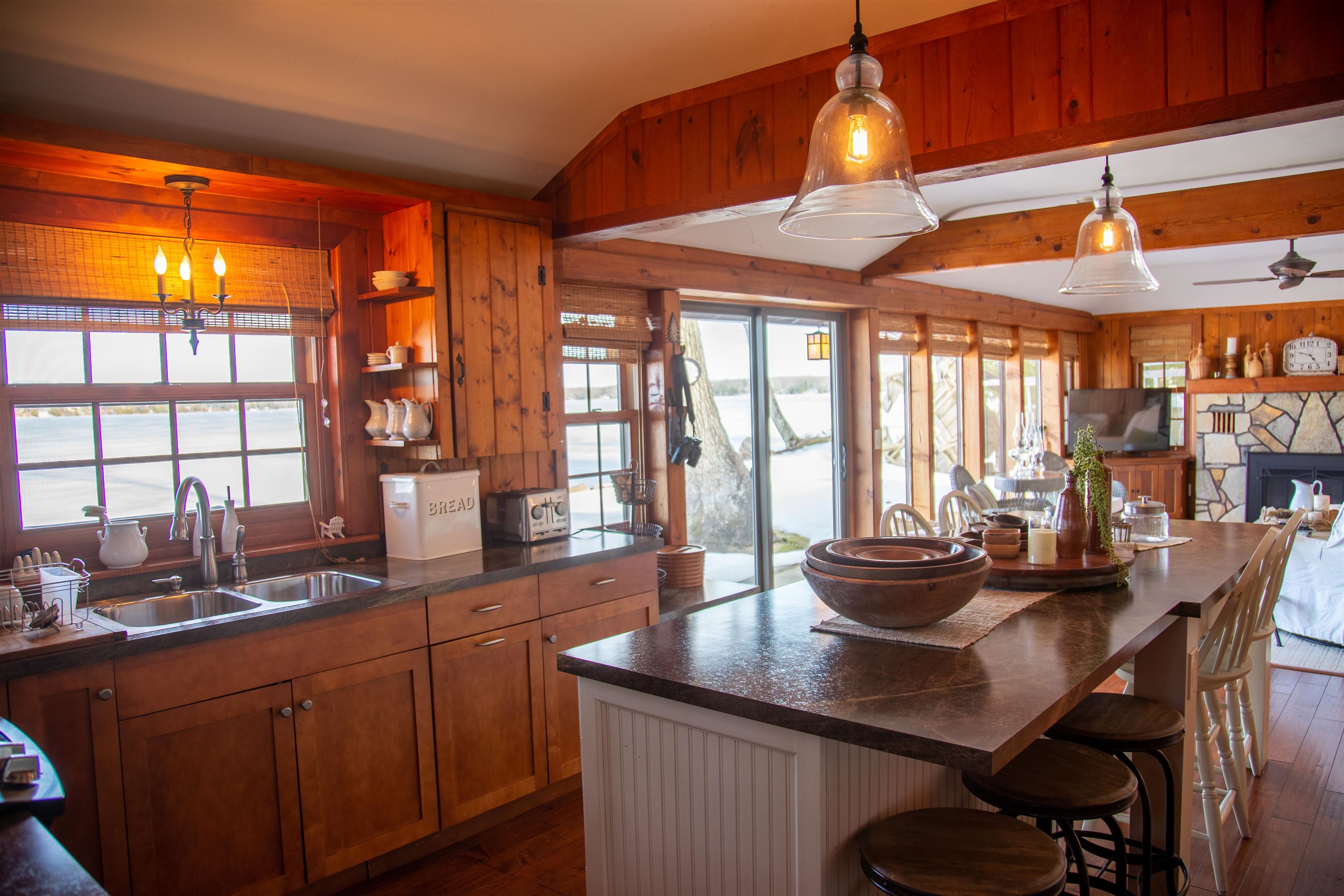 742 Lakewood Road Traverse City, MI 49685 - Photo 21 of 57 1911040-21.JPG