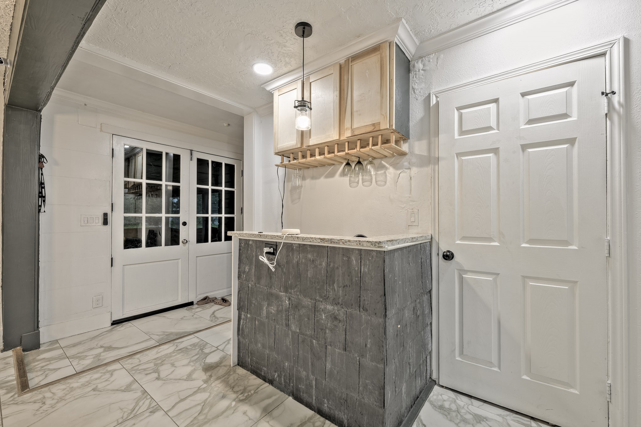 826 Rosewick Street Houston, TX 77015 - Photo 3 of 17 a view of a walk in closet