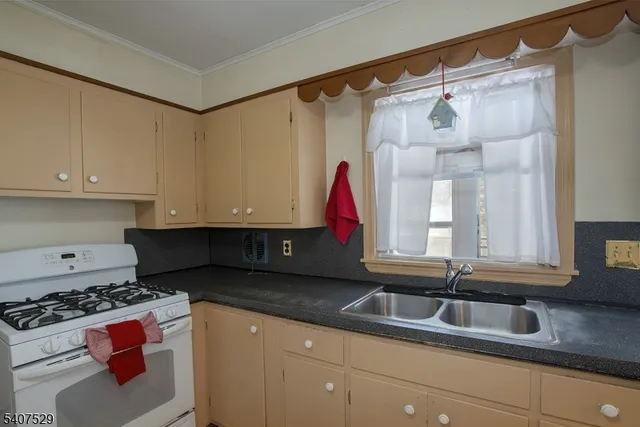 $380,000 | 21 Spring Street, Ogdensburg, NJ 07439