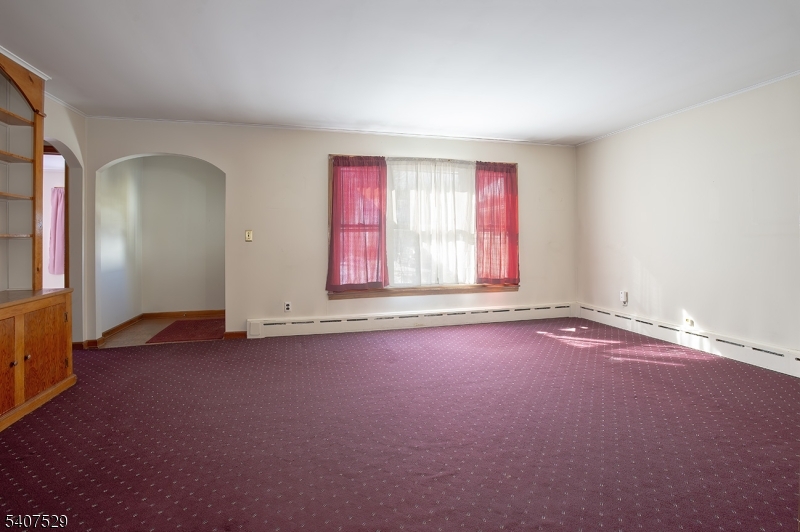 21 Spring Street Ogdensburg, NJ 07439 - Photo 4 of 20